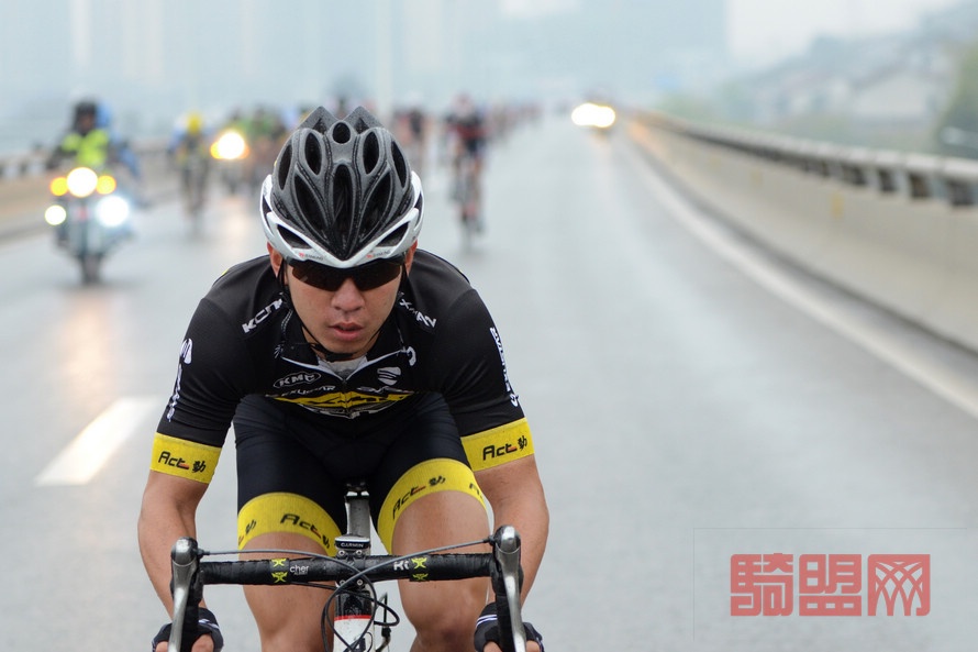 張家(jiā)界2015海(hǎi)峽兩岸自(zì)行(xíng)車(chē)賽
