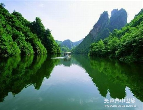寶峰湖(hú)山(shān)水(shuǐ)一(yī)色